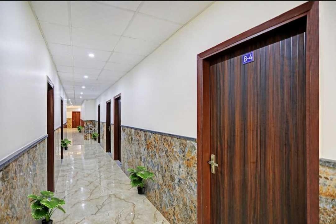 Hotel O K R Resdiancy Near Botanic Garden Of Indian Republic Noida Exteriér fotografie