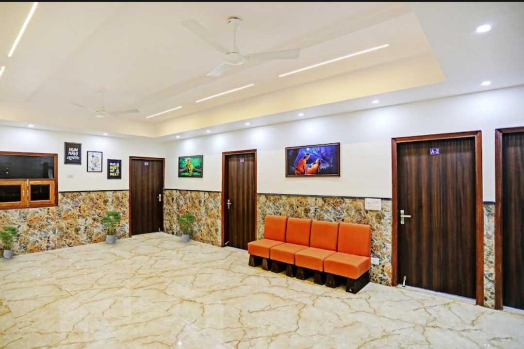 Hotel O K R Resdiancy Near Botanic Garden Of Indian Republic Noida Exteriér fotografie