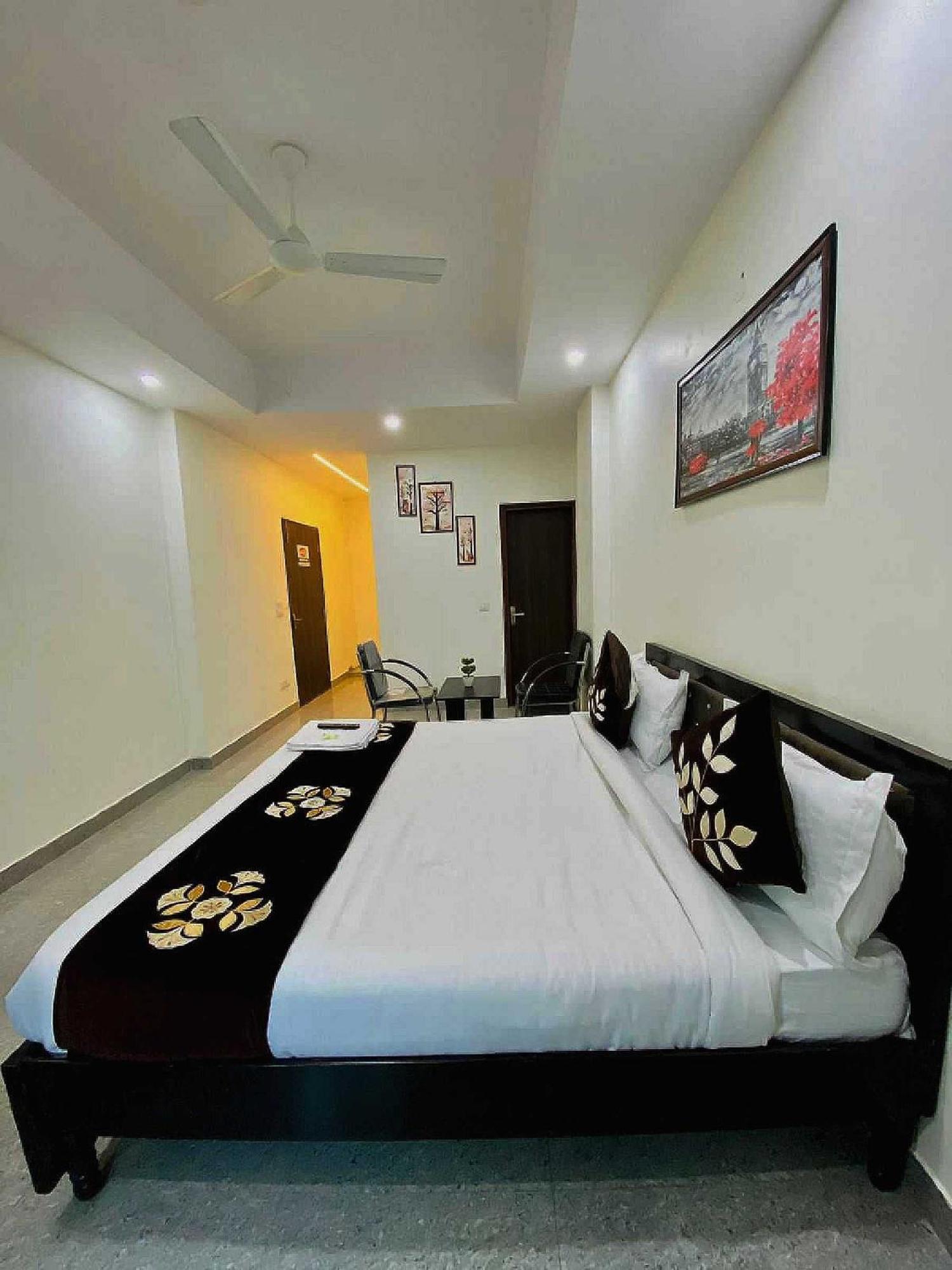 Hotel O K R Resdiancy Near Botanic Garden Of Indian Republic Noida Exteriér fotografie