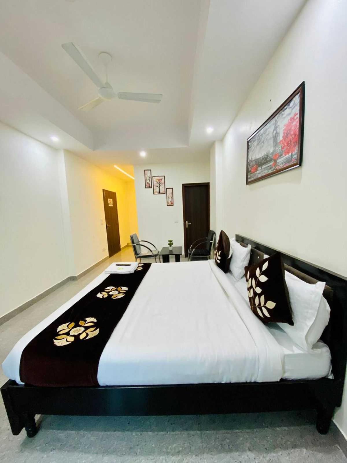 Hotel O K R Resdiancy Near Botanic Garden Of Indian Republic Noida Exteriér fotografie