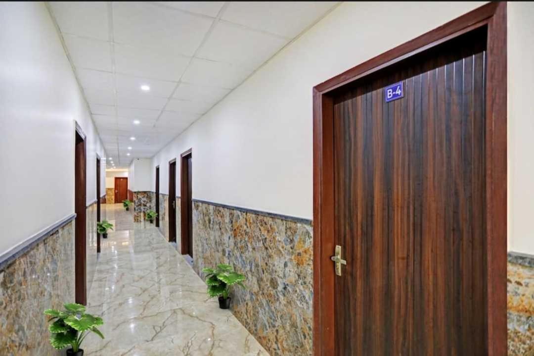 Hotel O K R Resdiancy Near Botanic Garden Of Indian Republic Noida Exteriér fotografie