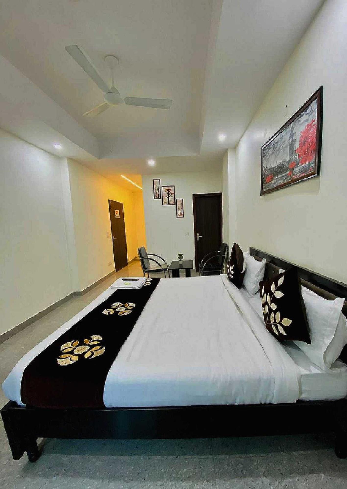 Hotel O K R Resdiancy Near Botanic Garden Of Indian Republic Noida Exteriér fotografie