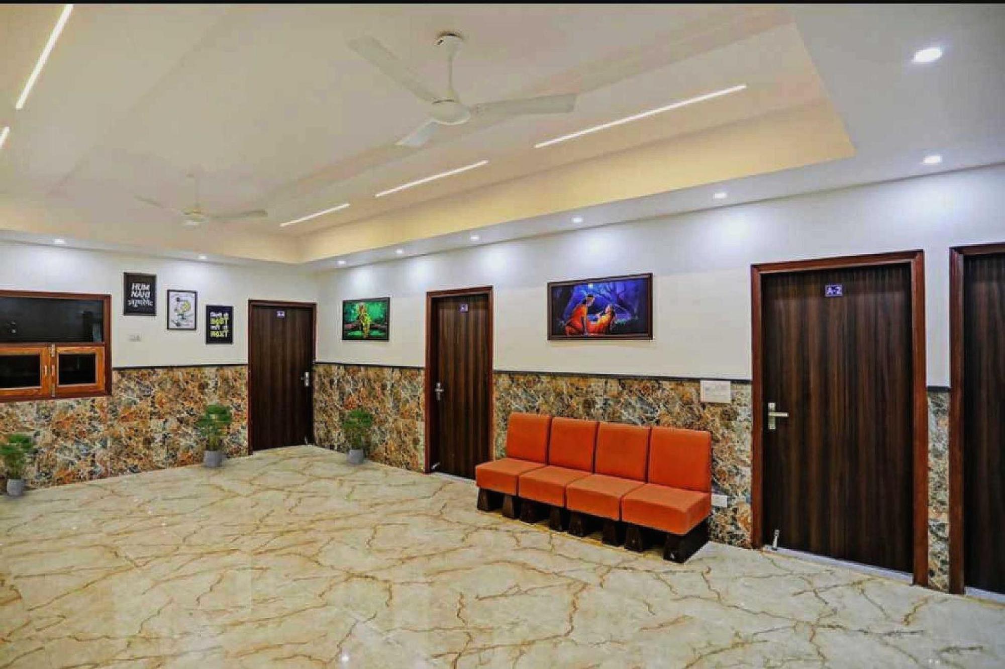 Hotel O K R Resdiancy Near Botanic Garden Of Indian Republic Noida Exteriér fotografie