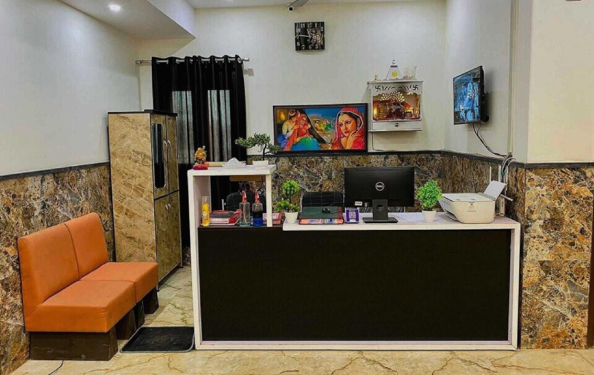 Hotel O K R Resdiancy Near Botanic Garden Of Indian Republic Noida Exteriér fotografie